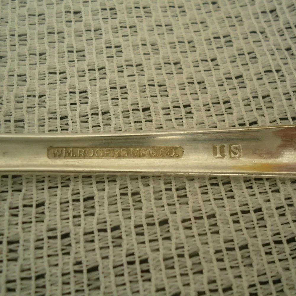 Allure 1939 Pattern Spoon Wm Rogers IS Silverplate